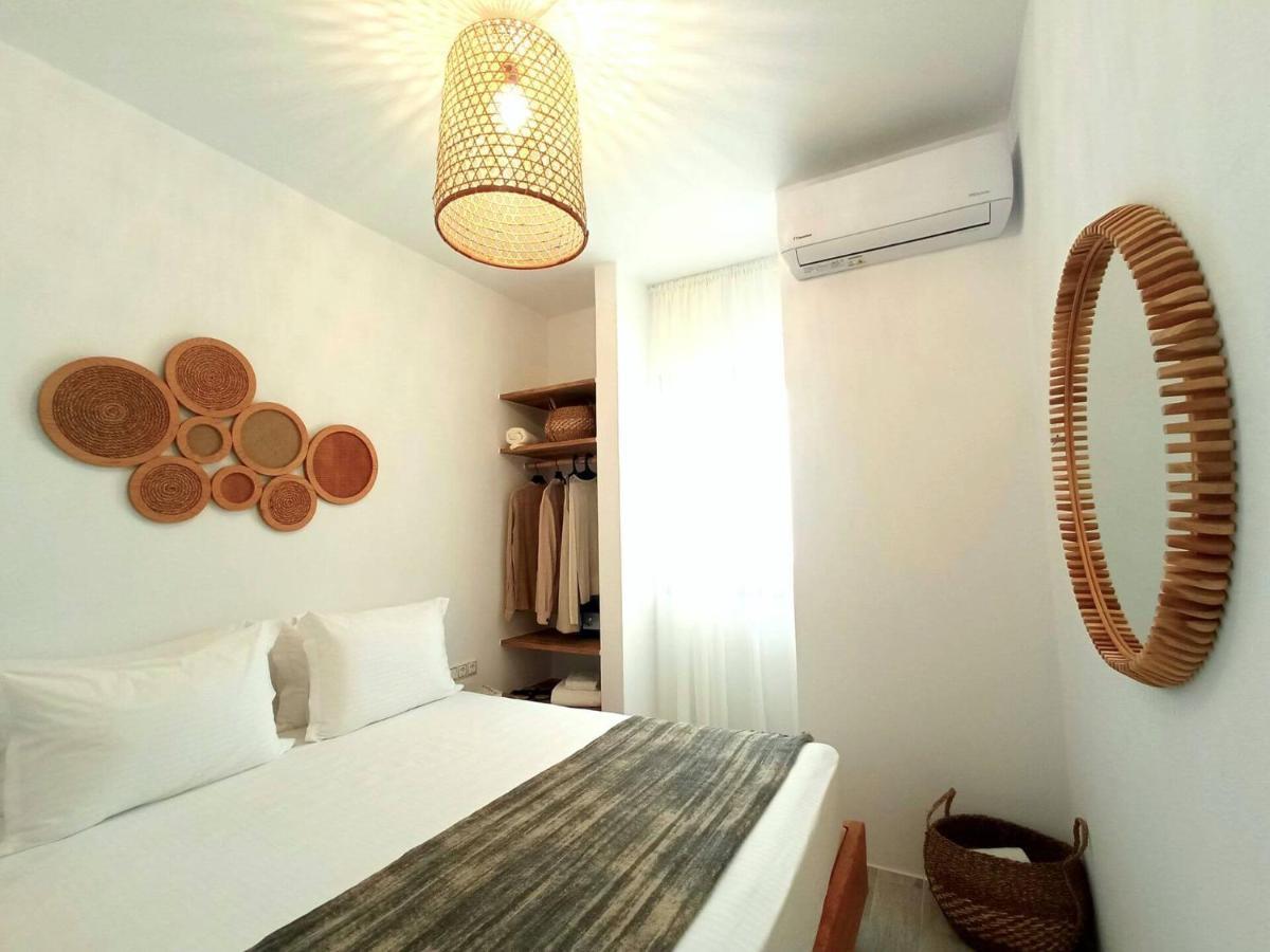 Beach Apartment Thalia With Hot Tub And Sea View Agios Prokopios  Esterno foto